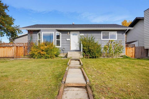 Photo of 63 Dundee Crescent, Penhold, AB T0M 1R0 (MLS # A2346551)