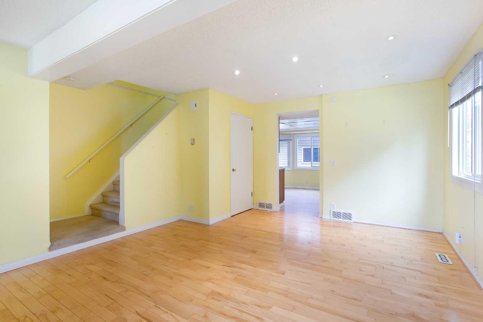 12 Rivervalley Drive SE