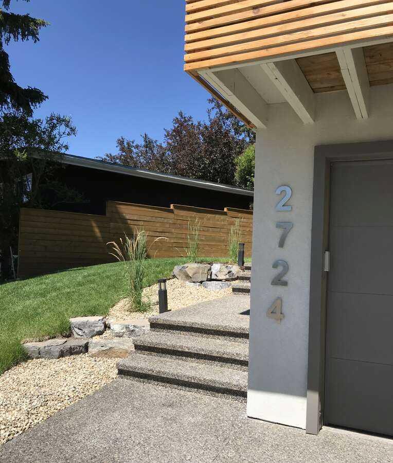 2724 Crawford Road NW