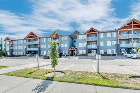 1005B Westmount Drive 102 Strathmore AB T1P 0C3