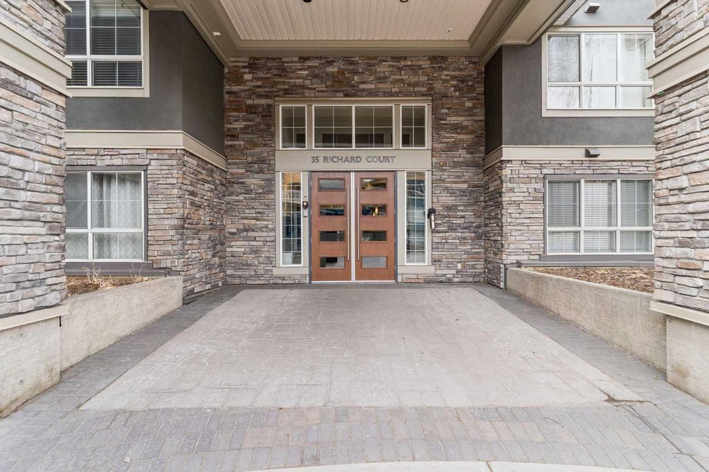 Photo of 35 Richard Court SW #113, Calgary, AB T3E 7N9 (MLS # A2295134)