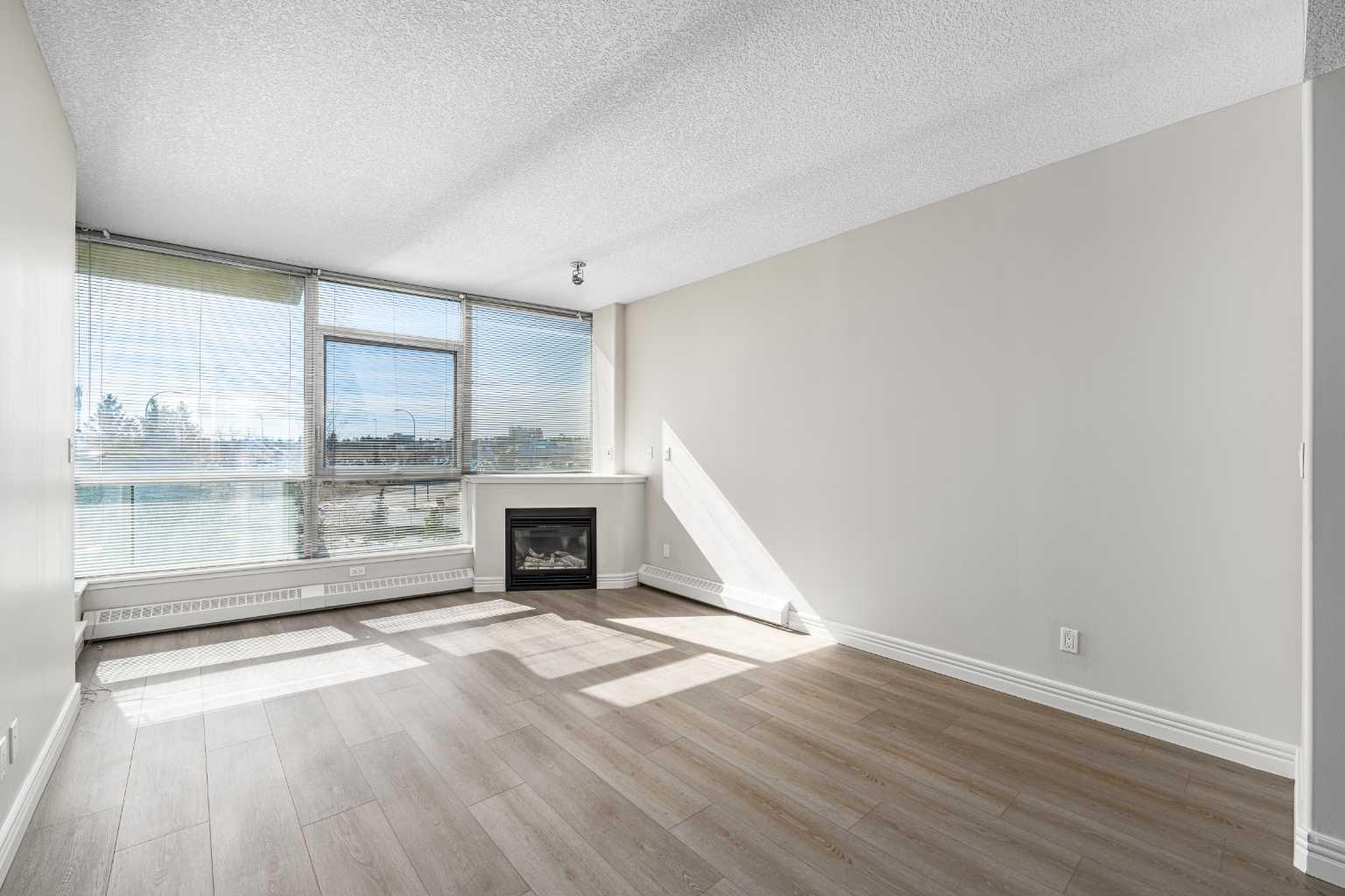 55 Spruce Place SW 304