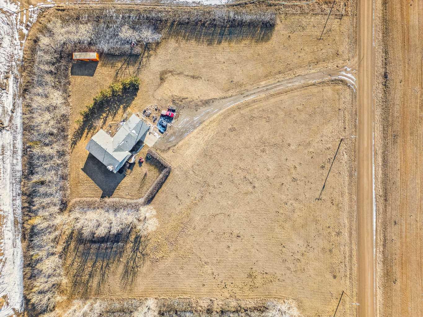 285202 Township Road 260