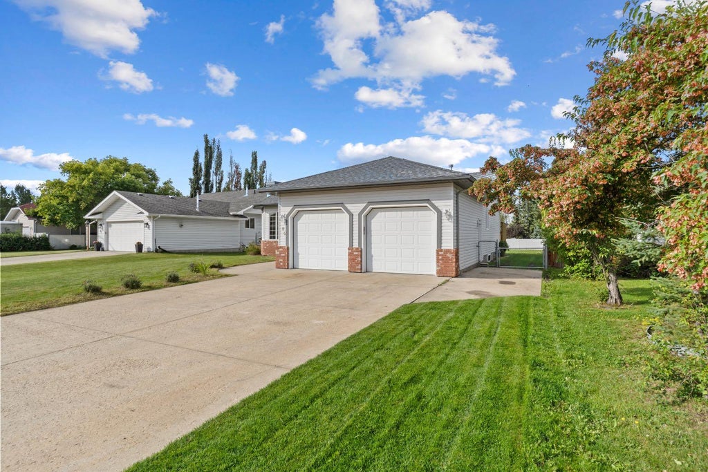 Photo of 85 Park Drive, Whitecourt, AB T7S 1S4 (MLS # A2343550)