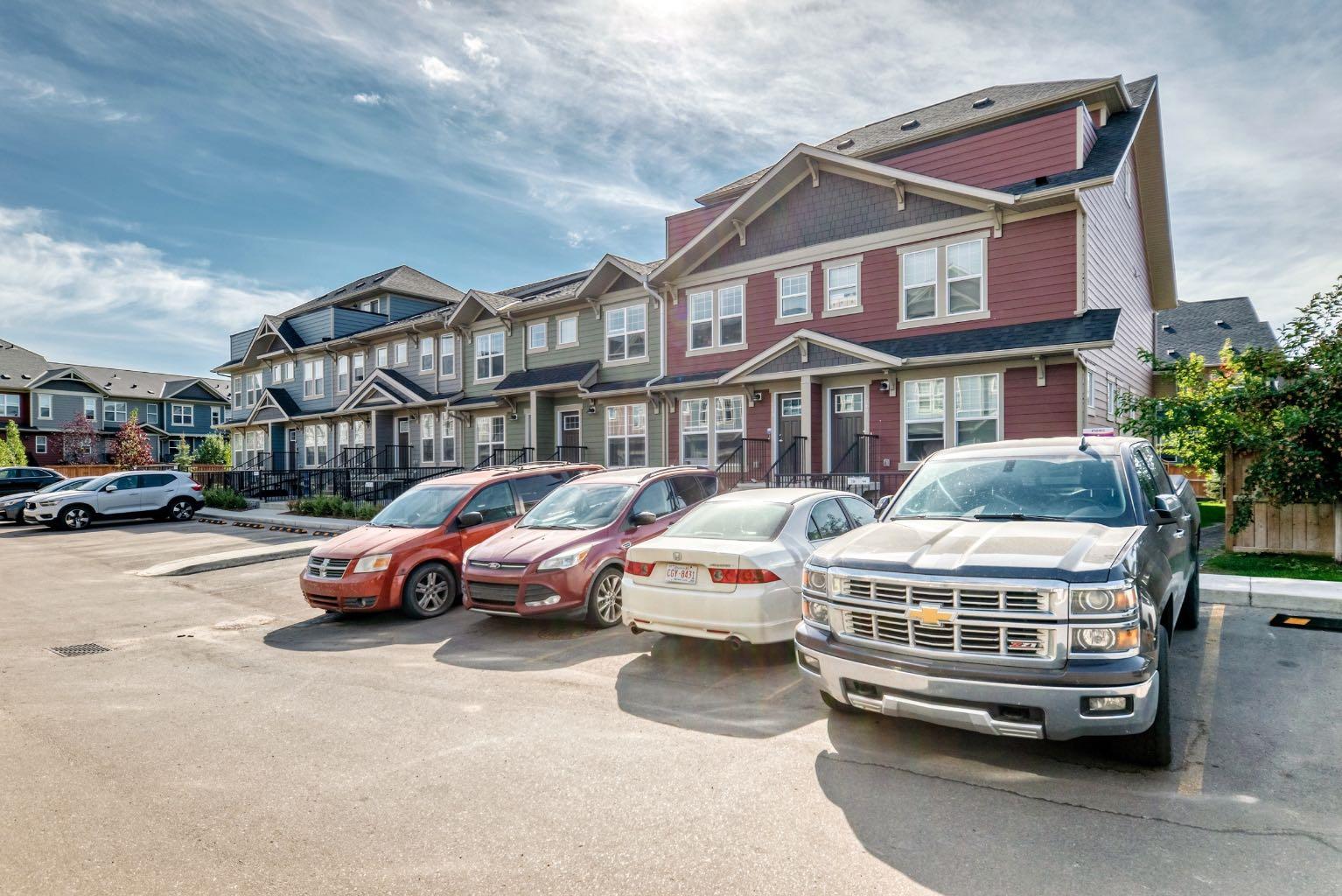 259 cranbrook Square SE