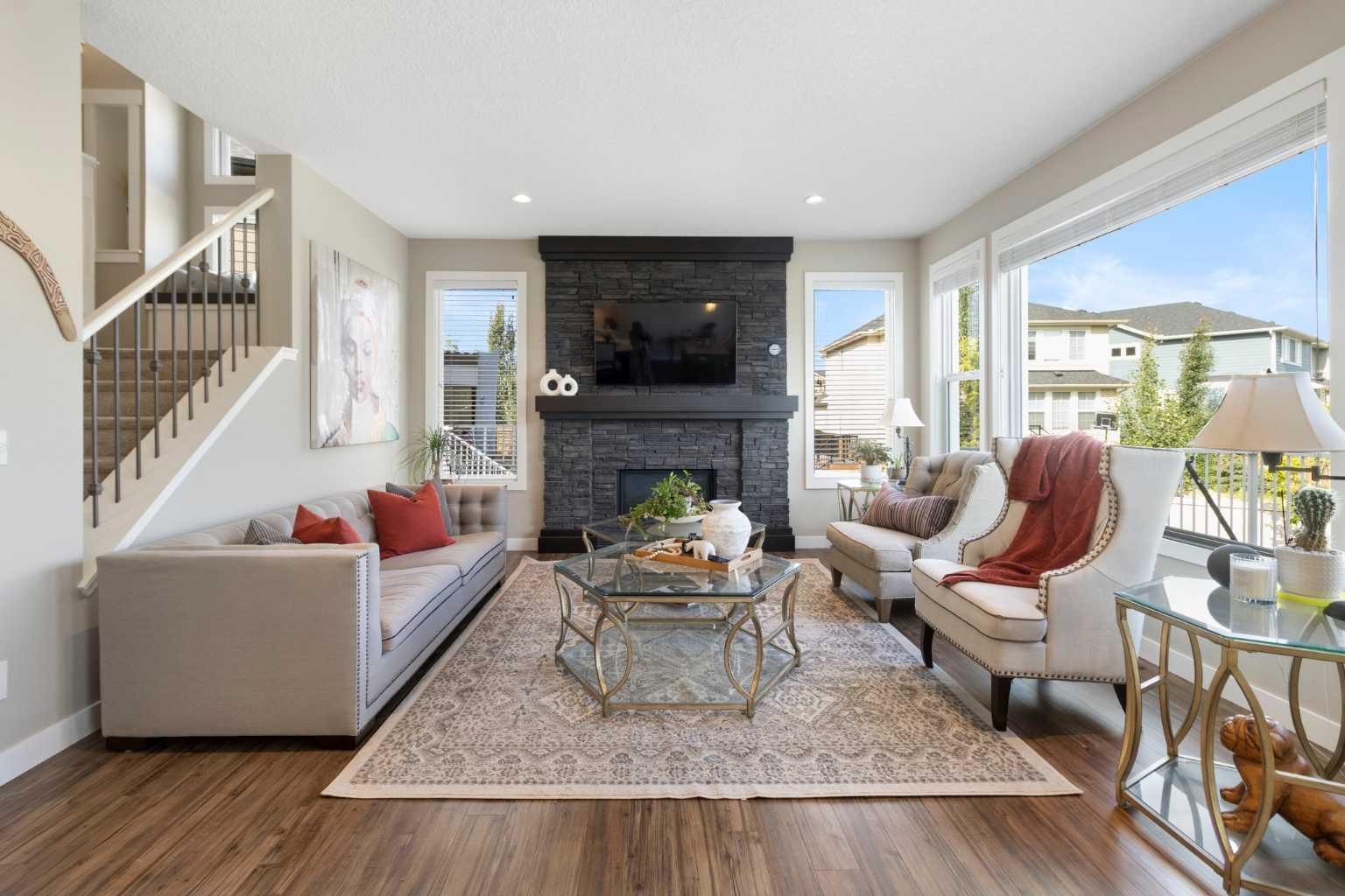 33 Silverado Crest Bay SW