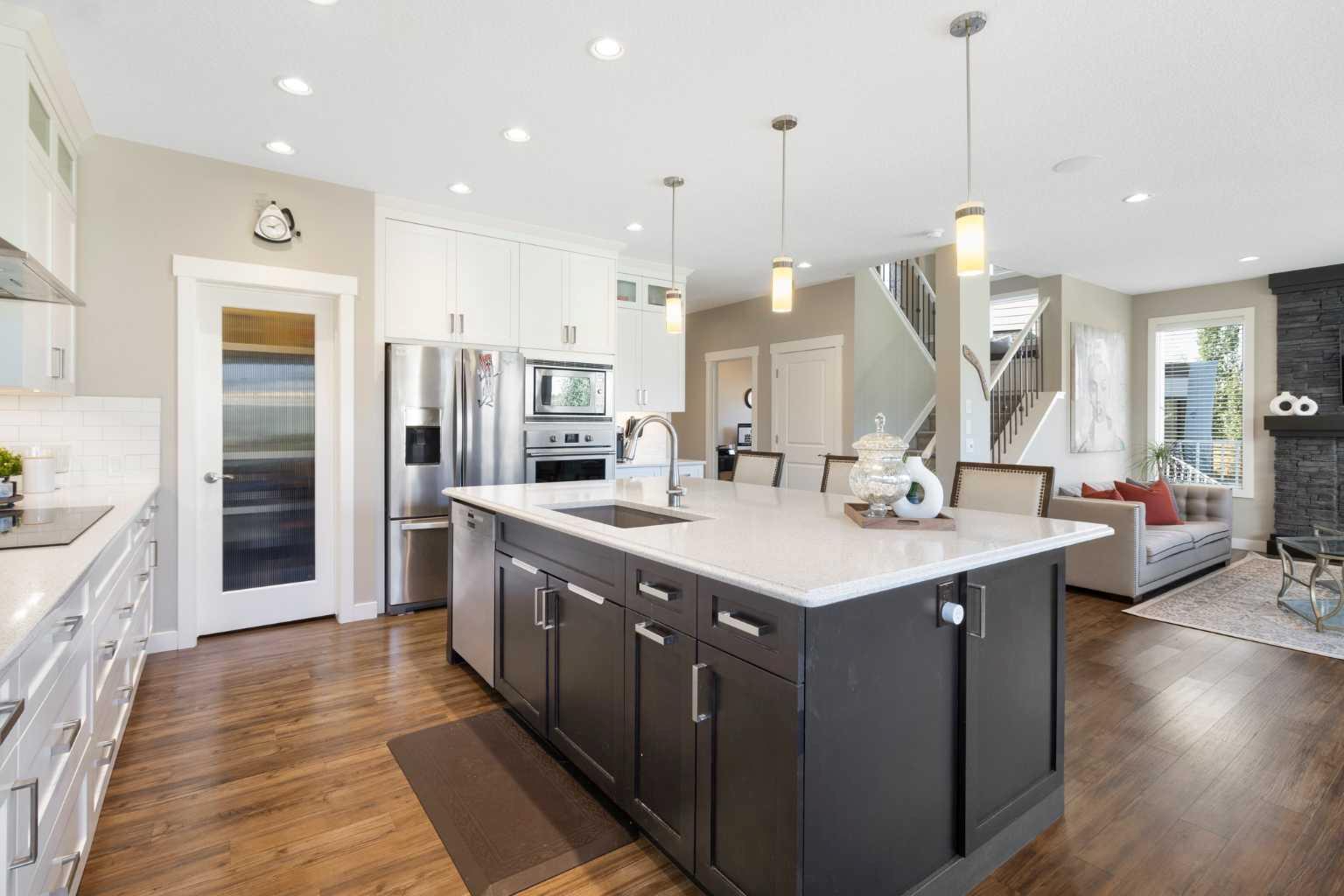33 Silverado Crest Bay SW
