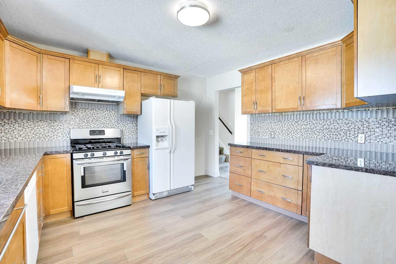 524 Whitehorn Way NE