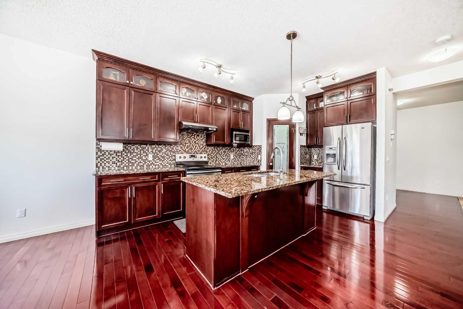 57 Taralake Manor NE