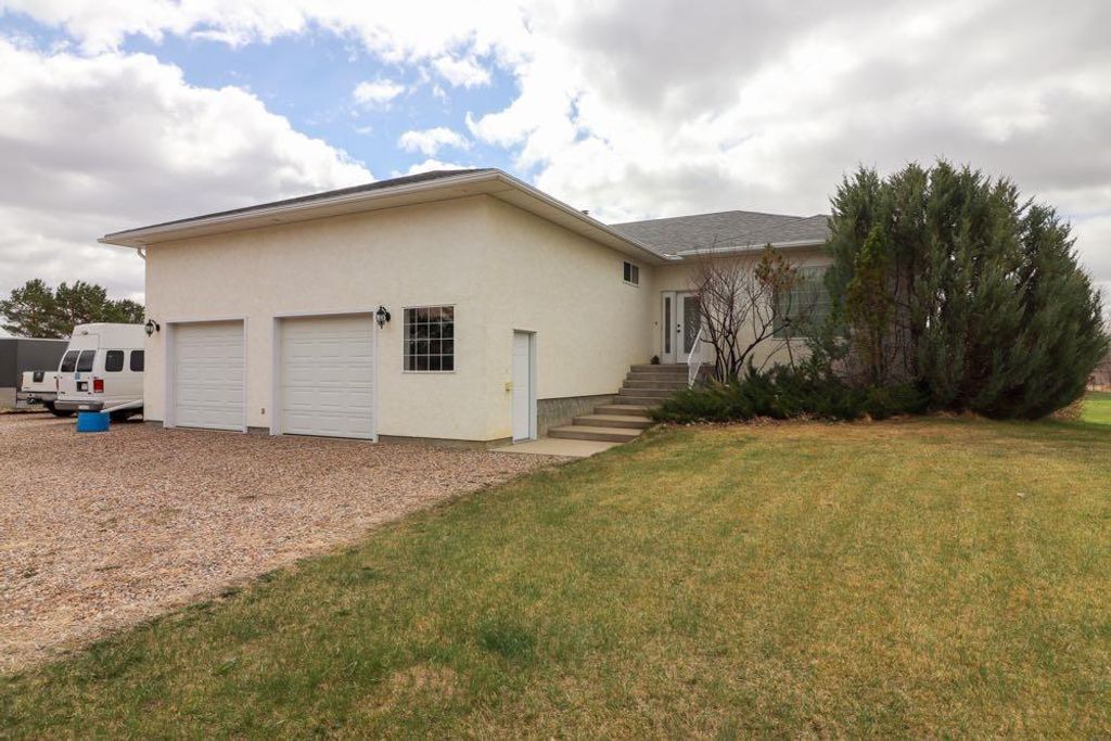 Photo of 12107A Range Road 60, Rural Cypress County, AB T1A 7H0 (MLS # A2304115)