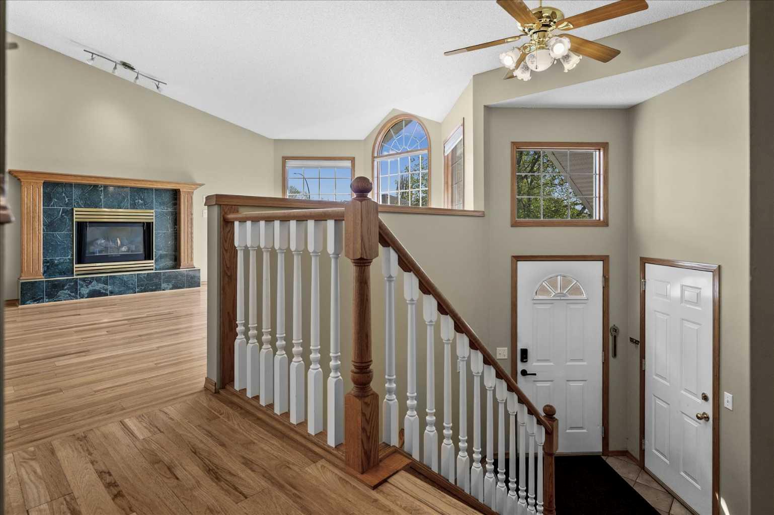100 Macewan Park Manor NW