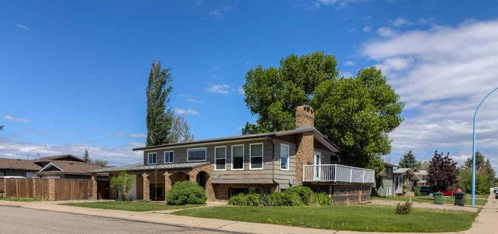 Photo of 1010 22 Avenue, Coaldale, AB T1M 1B6 (MLS # A2316960)