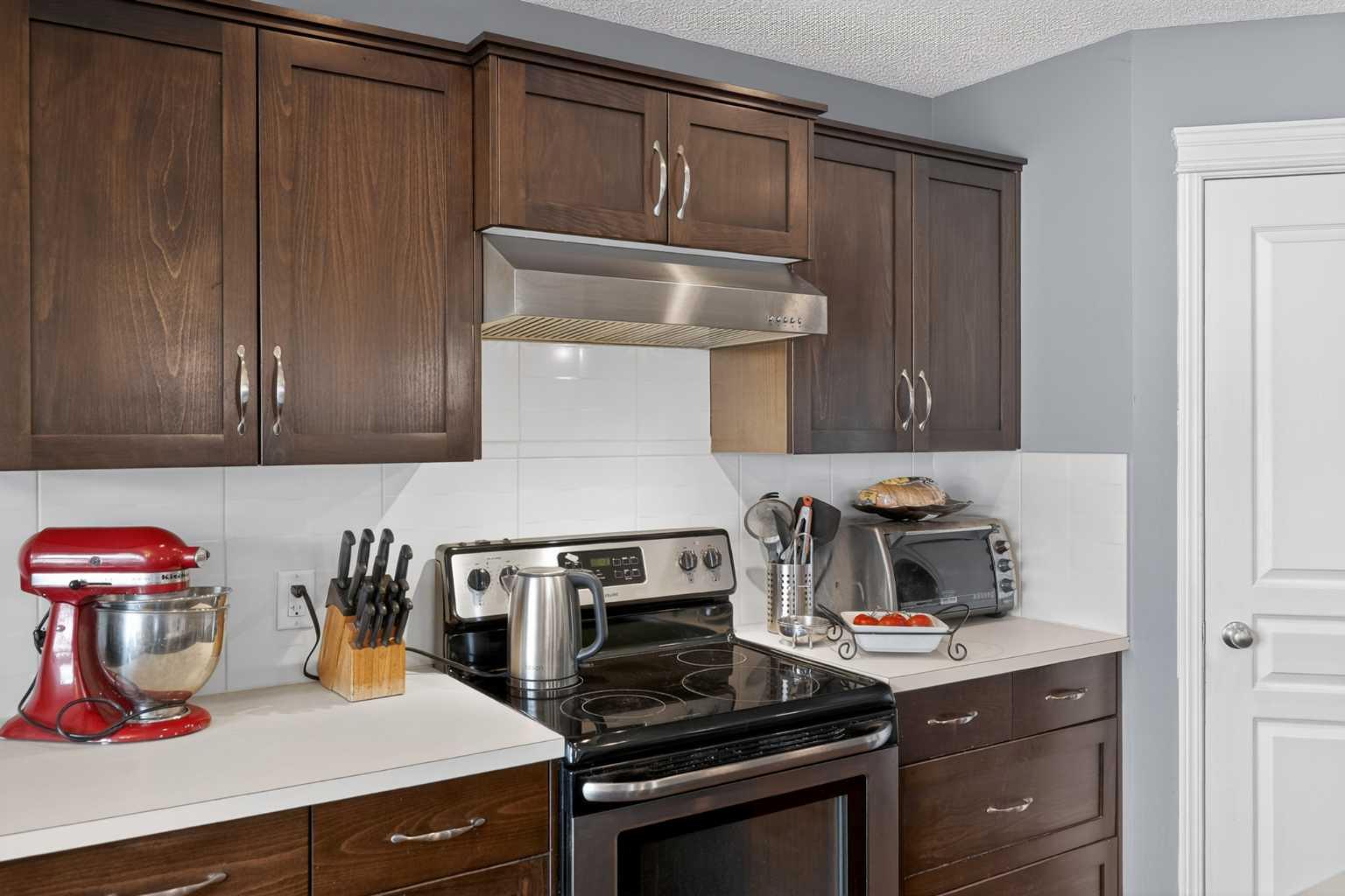 101 Elgin Meadows Manor SE