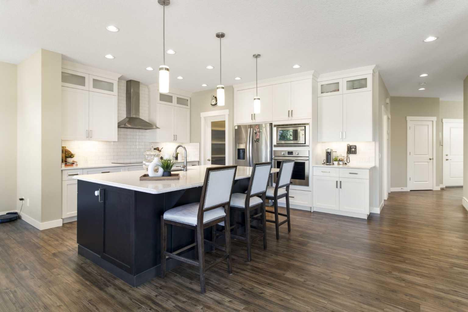 33 Silverado Crest Bay SW