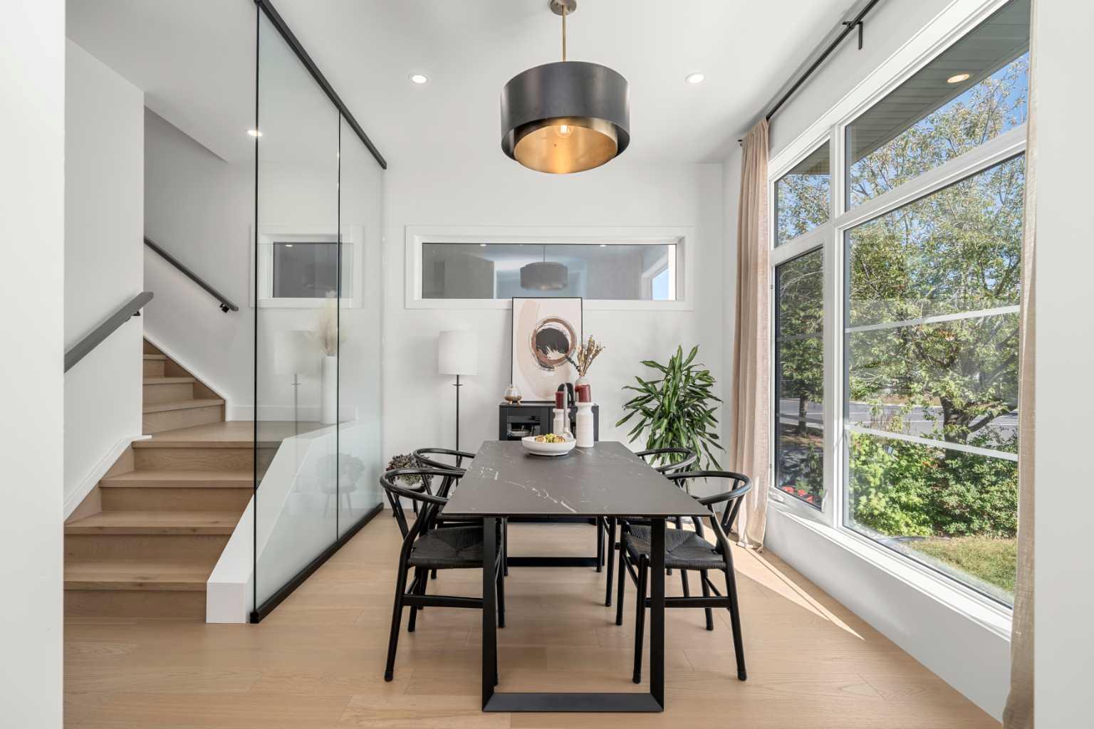 2503 20 Street SW