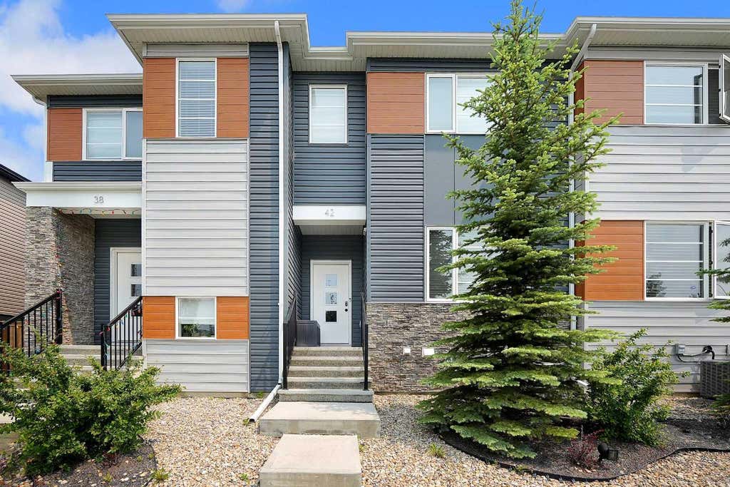 Photo of 42 MIDTOWN Boulevard SW, Airdrie, AB T4B 4E4 (MLS # A2326065)