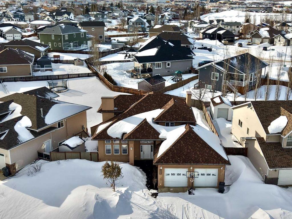 Photo of 10308 85 Street, Peace River, AB T8S 0A2 (MLS # A2295776)