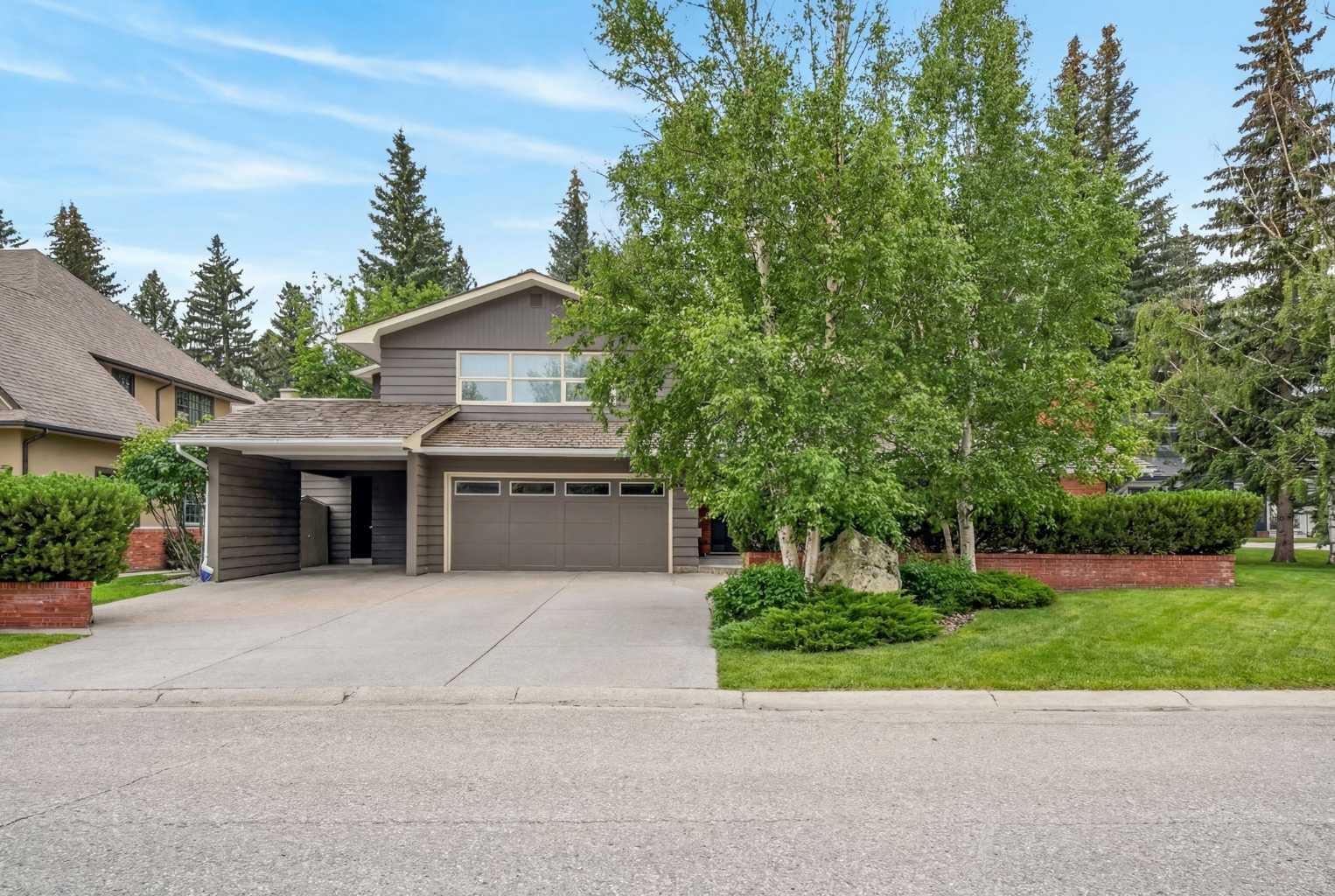 6913 Leaside Drive SW