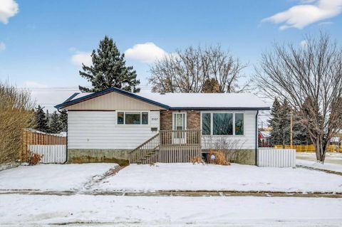 8527 Bowglen Road NW Calgary AB T3B 2T2