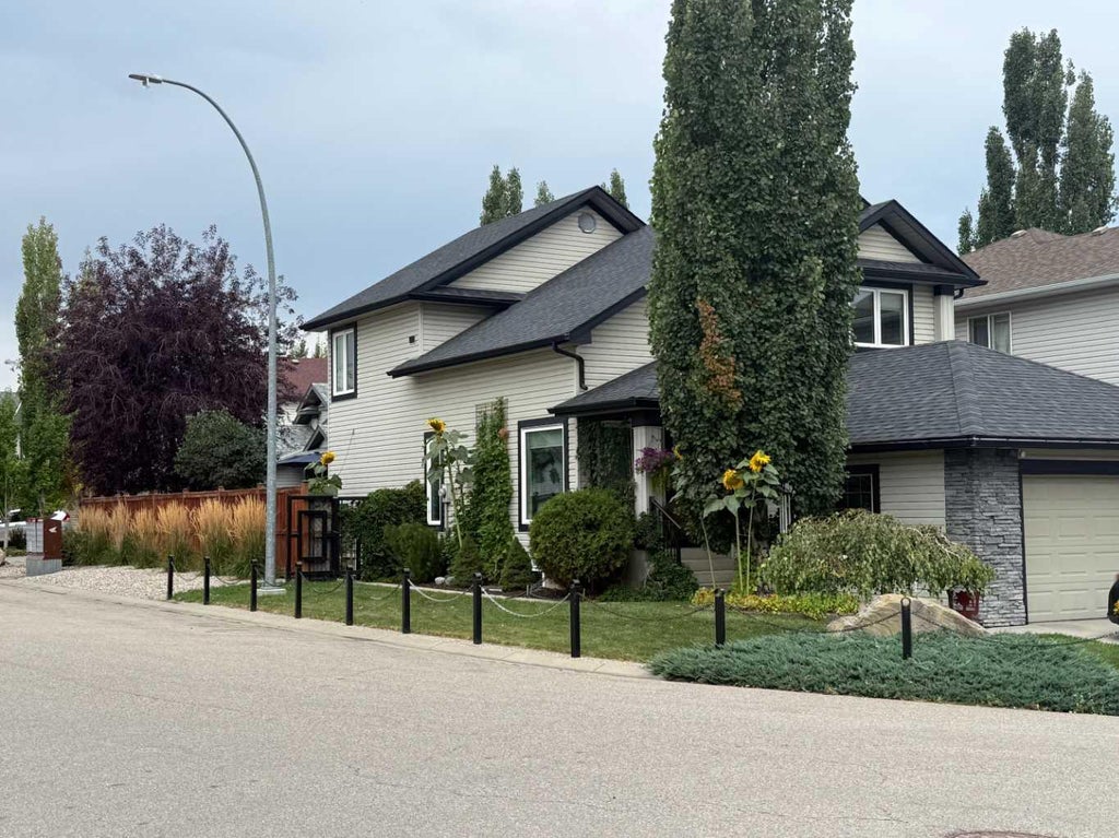 Photo of 23 Cranfield Crescent SE, Calgary, AB T3M 1A6 (MLS # A2332192)