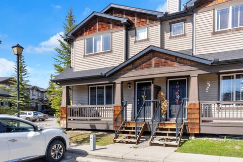 Photo of 47 Panatella Park NW, Calgary, AB T3K 6L5 (MLS # A2307999)