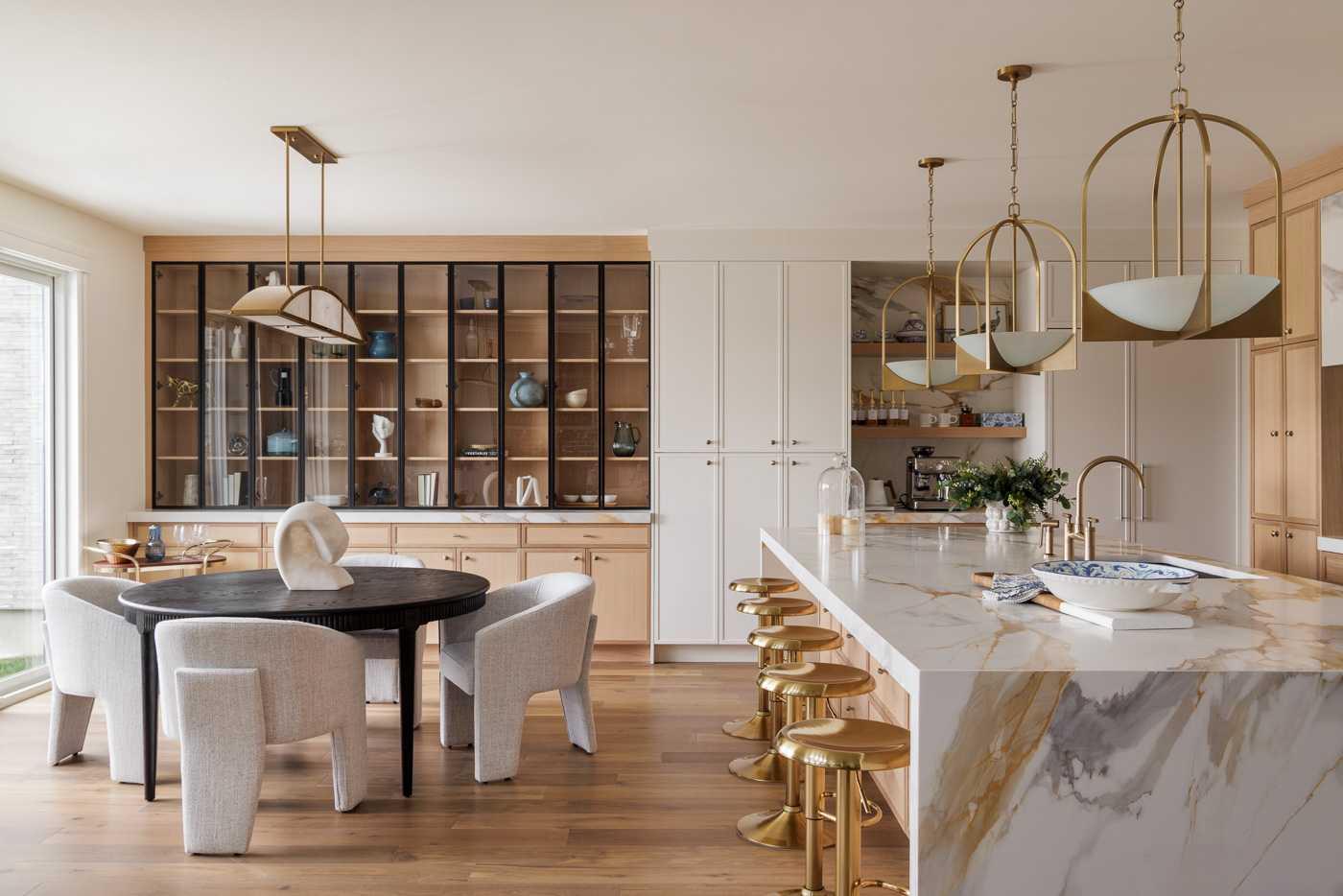 356 Greenwich Drive NW