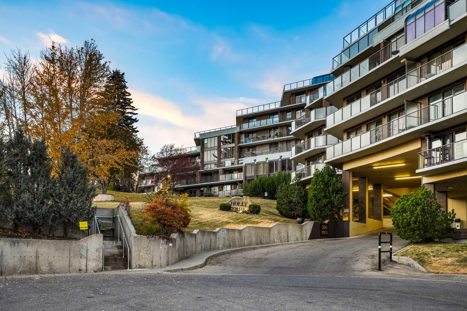 300 Meredith Road NE 1001