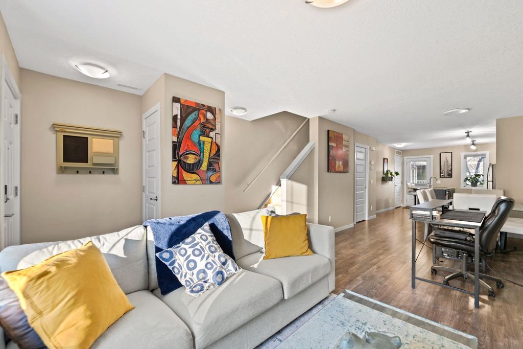 Photo of 541 Mckenzie Towne Close SE, Calgary, AB T2Z 1A8 (MLS # A2292740)