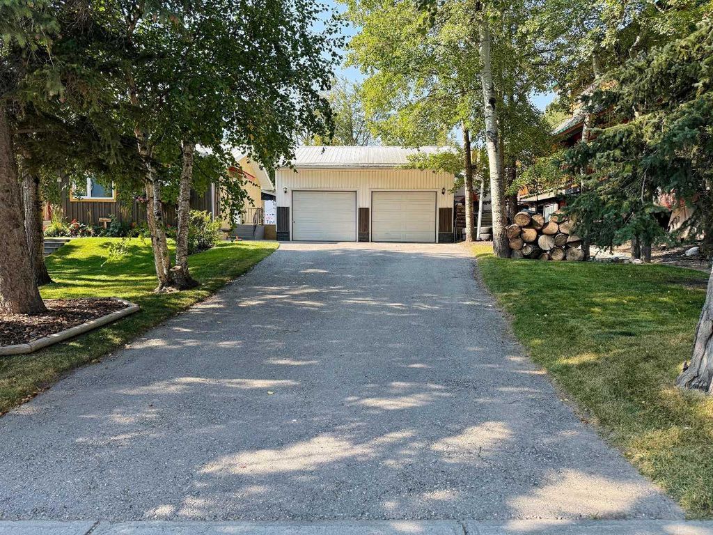 Photo of 23 Barrier Mountain Drive, Exshaw, AB T0L 2C0 (MLS # A2265725)