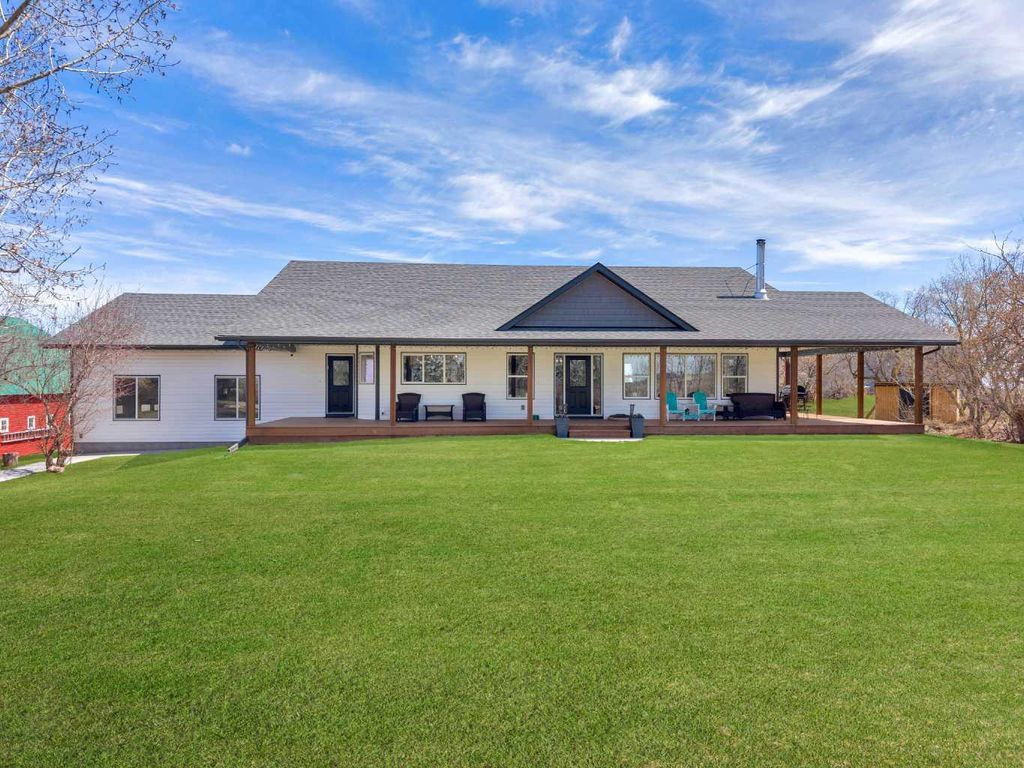 Photo of 39505 Range Road 252, Rural Lacombe County, AB T4L 2N4 (MLS # A2309071)