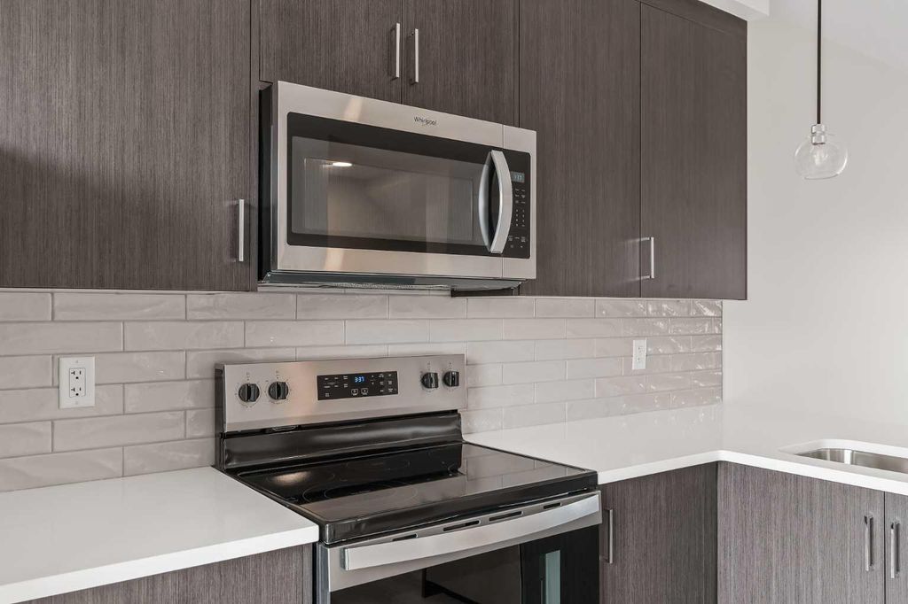 Photo of 515 Shawnee Square SW, Calgary, AB T2Y 0W4 (MLS # A2222190)