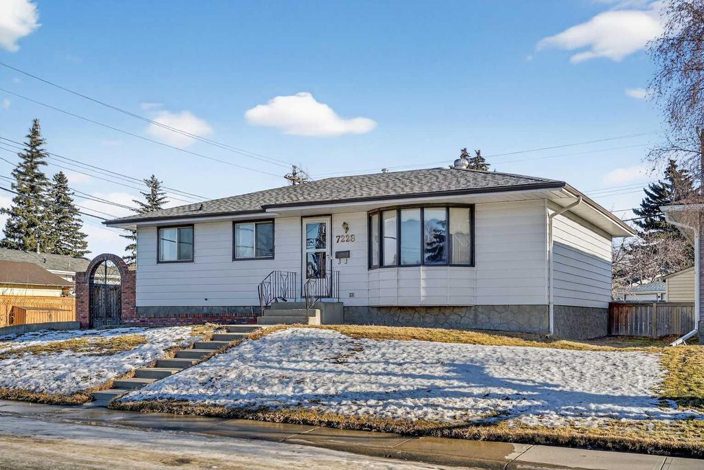 Photo of 7228 Huntridge Hill NE, Calgary, AB T2K 4A5 (MLS # A2289367)