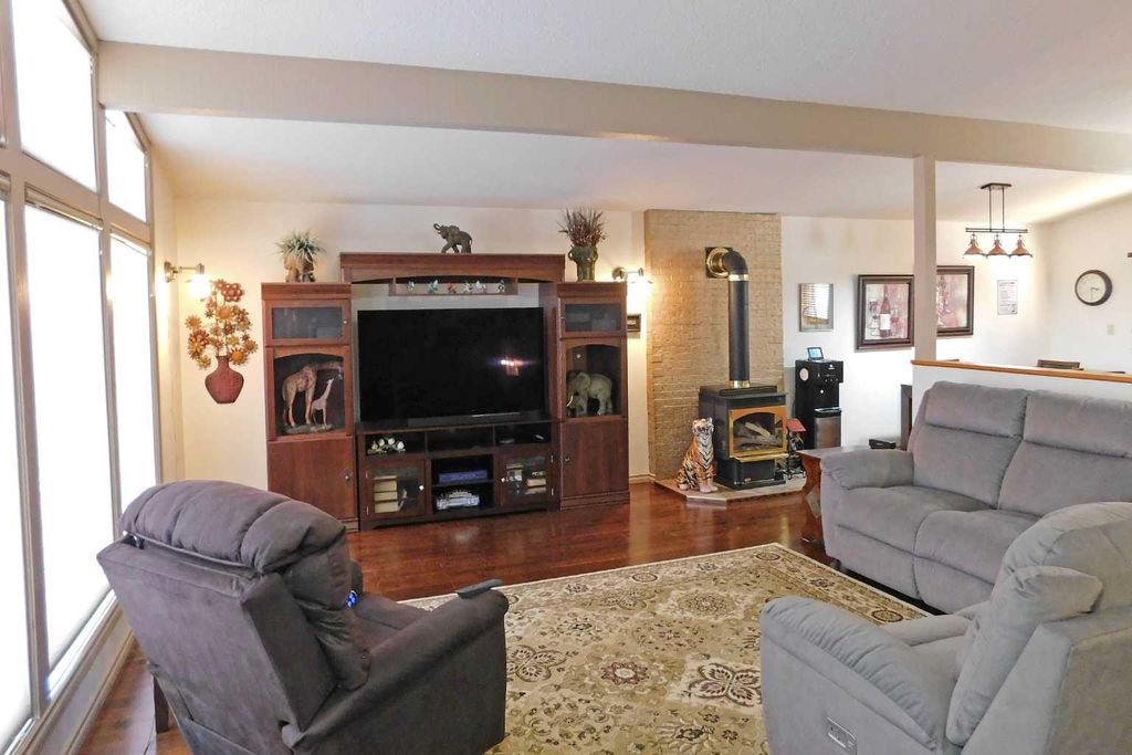 Photo of 5039 4 Street W, Claresholm, AB T0L 0T0 (MLS # A2285700)