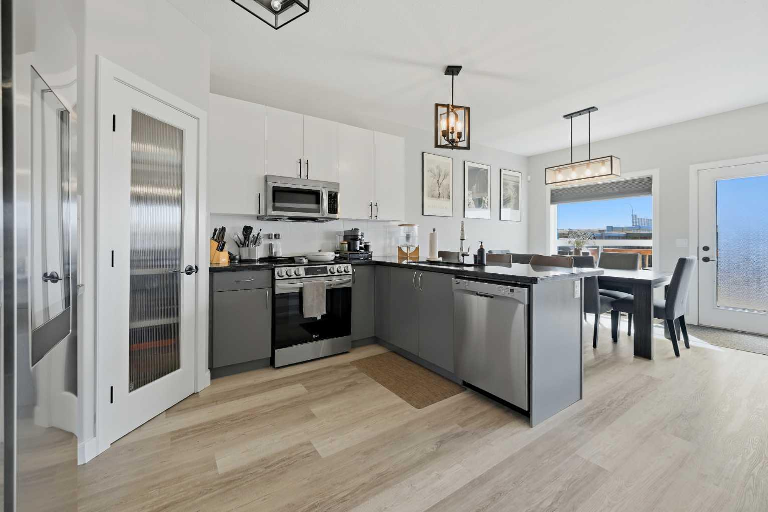 115 Everwoods Park SW