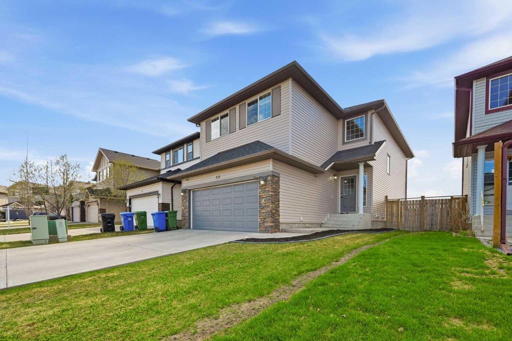 Photo of 115 Everwoods Park SW, Calgary, AB T2Y 0G3 (MLS # A2309424)