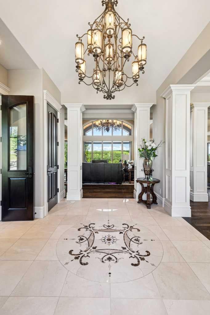 39 Red Willow Crescent W