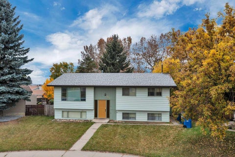Photo of 5724 57 Street Close, Rocky Mountain House, AB T4T 1H8 (MLS # A2353502)