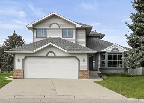 Photo of 127 Douglasbank Court SE, Calgary, AB T2Z 2C3 (MLS # A2254677) Photo of 127 Douglasbank Court SE, Calgary, AB T2Z 2C3 (MLS # A2254677)