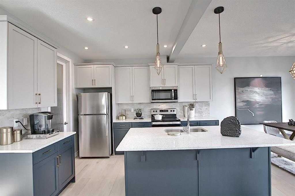 Photo of 39 Waterford Mews, Chestermere, AB T1X 3B4 (MLS # A2348794)