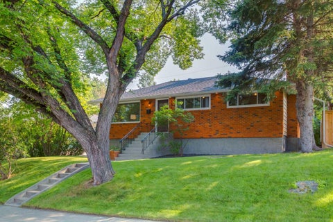 Photo of 131 Thorncrest Road NW, Calgary, AB T2K 3B5 (MLS # A2338358)
