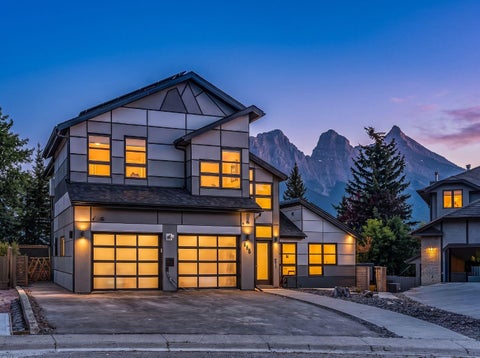 Photo of 258 Grizzly Crescent, Canmore, AB T1W 1B5 (MLS # A2346512)