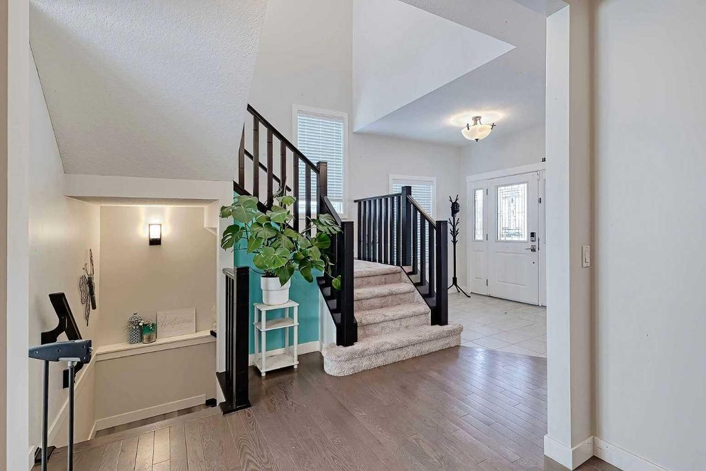 Photo of 282 Mountainview Drive, Okotoks, AB T1S 0N1 (MLS # A2292471)