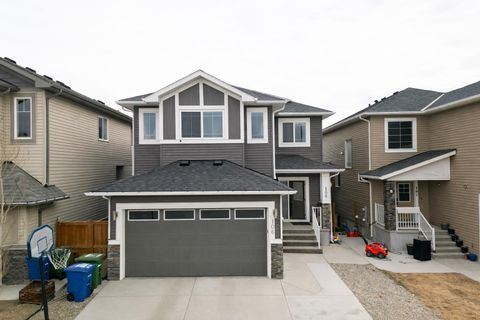 106 Baysprings Gardens SW Airdrie AB T4B 5C6