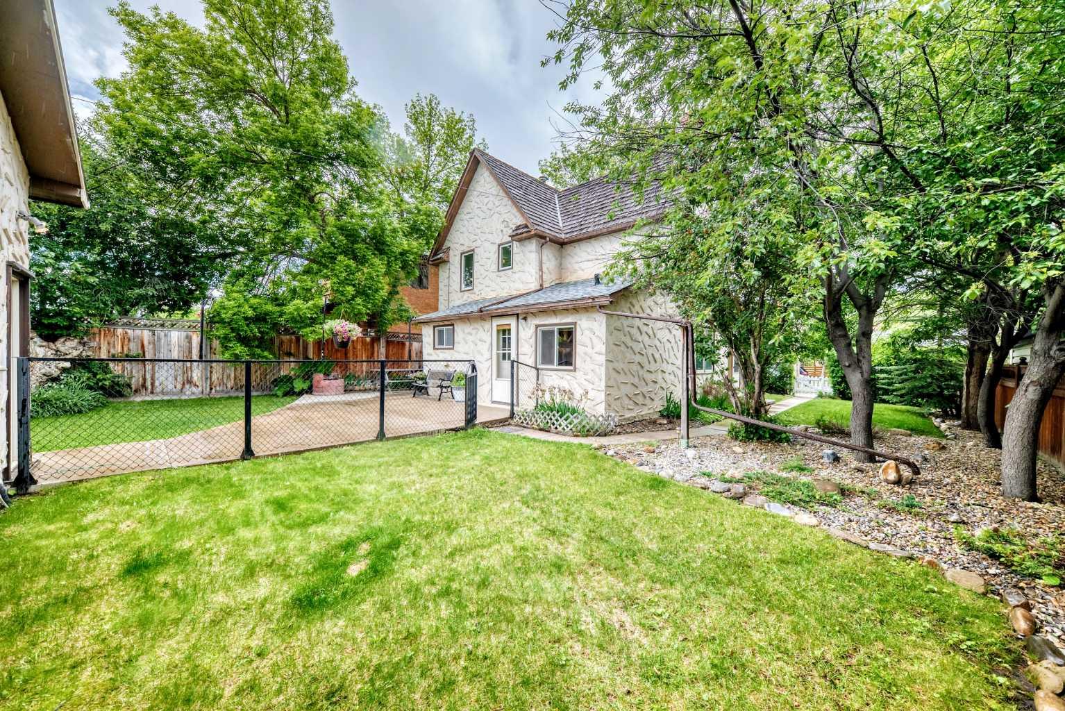 85 Elma Street W