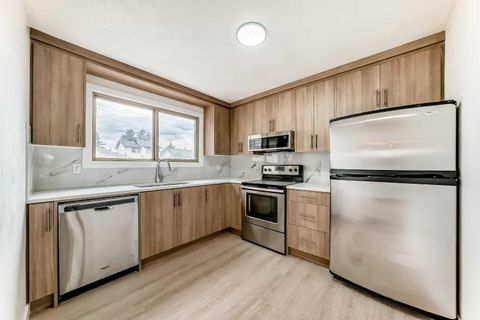 Photo of 4327 38 Street NE, Calgary, AB T1Y 5E6 (MLS # A2304883)