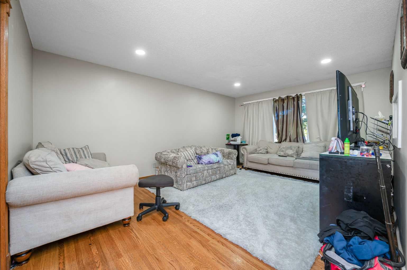 823 Sabrina Road SW