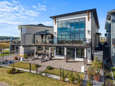 71 Creekstone Way SW Calgary AB T2X 4R4