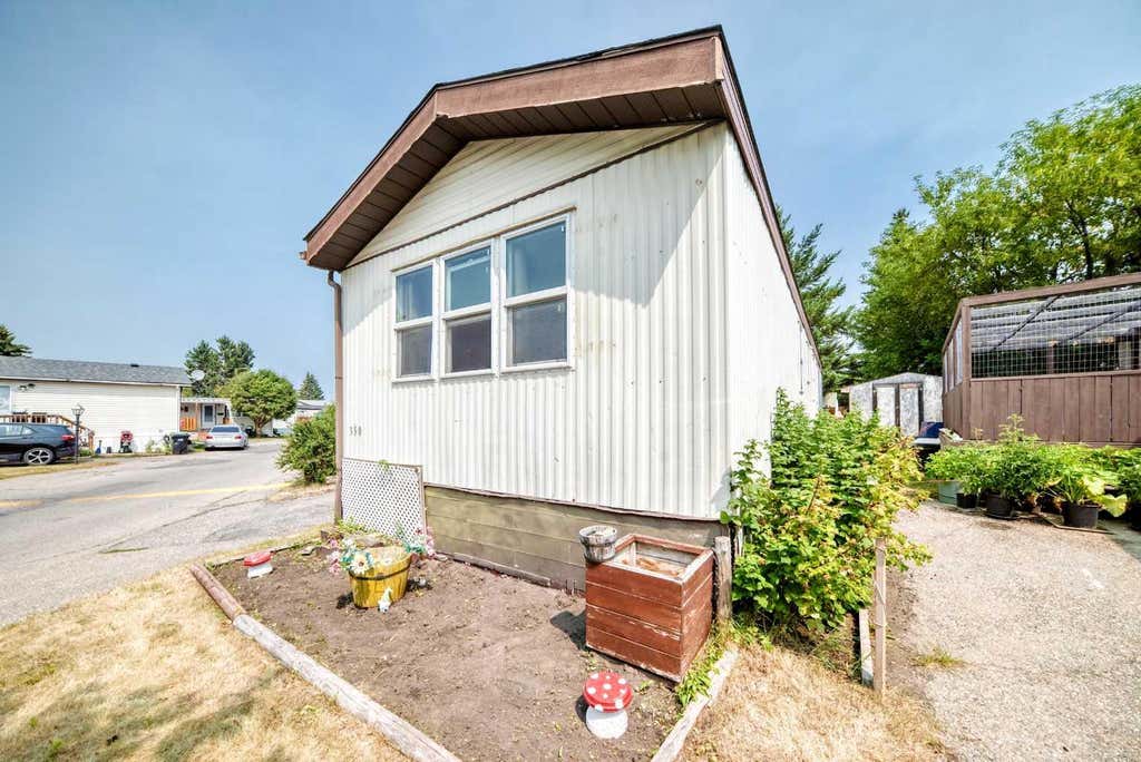 Photo of 3223 83 Street NW #350, Calgary, AB T3B 5N9 (MLS # A2334552)