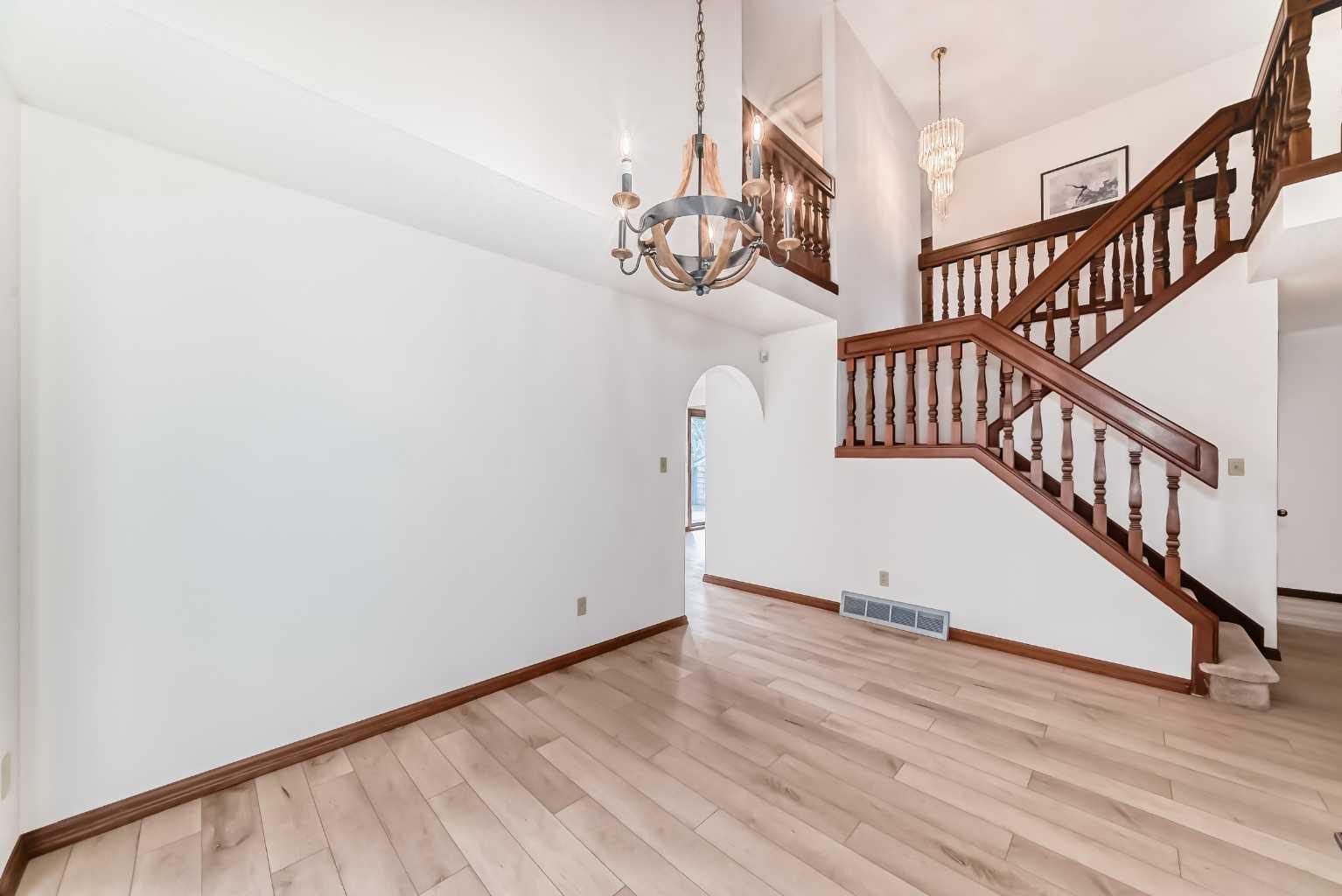 744 Strathcona Drive SW