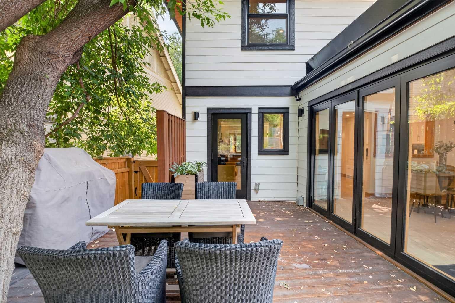 124 Garden Crescent SW